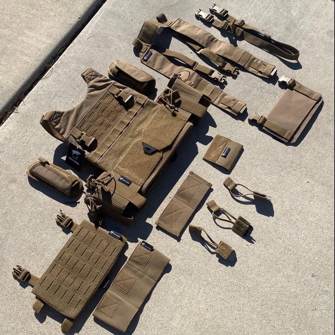 RÈBÈLs RÄIDÈRs Vakarian Plate Carrier in Coyote for ballistic protection and tactical use